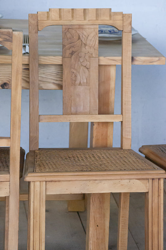 Lot de 6 chaises art déco en bois et cannage, le cannage est un peu fragile sur certaines, visible sur une photo.